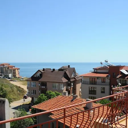 Friends Guest house 2*